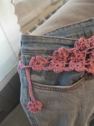 Pañuelo/Bandana Crochet Rosa , con flores