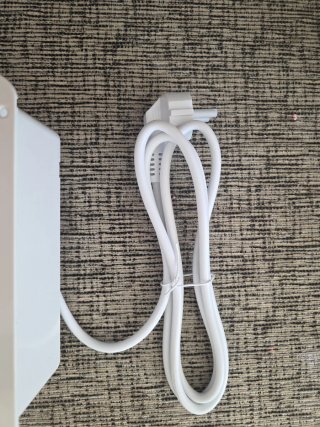 Enchufe de mesa con carga inalámbrica