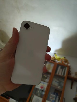 iPhone 16e Apple