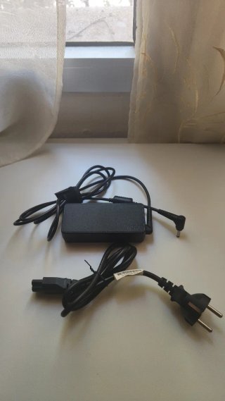 Lenovo Yoga 330-11IGM Convertible Laptop