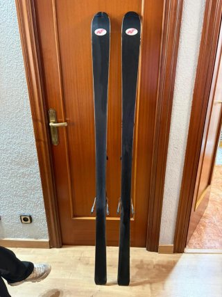 Botas de esquí Nordica y bolsa