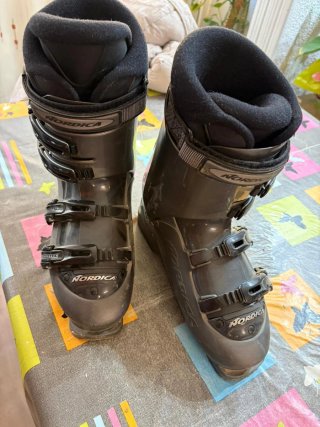 Botas de esquí Nordica y bolsa