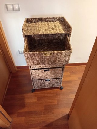 Mueble mimbre 4 cajones seminuevo