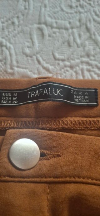 Pantalón Zara tipo Legging Marrón