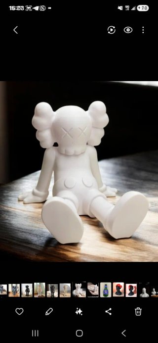 Statua decorativa kaws personaggio
