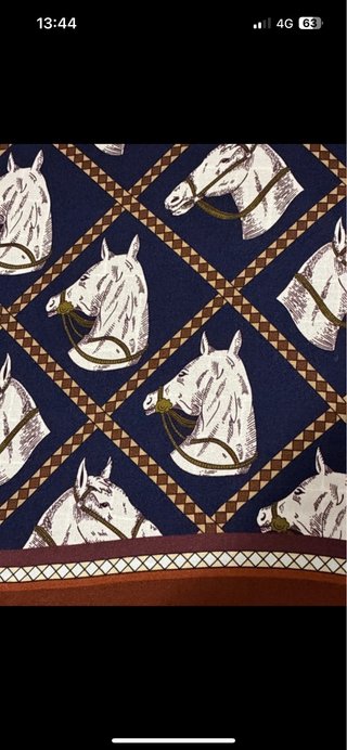 Foulard in seta 100% con cavalli