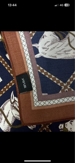 Foulard in seta 100% con cavalli