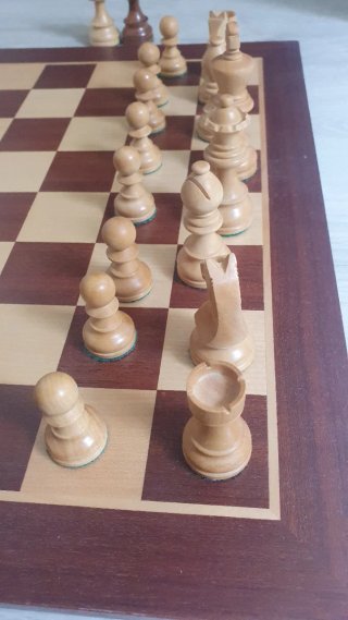 Tablero de ajedrez y piezas modelo Stauton alemán