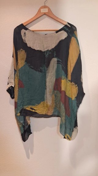 Blusa estampada multicolor talla única