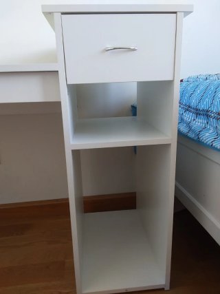 Set de escritorio y silla para estudiar.