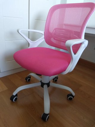 Set de escritorio y silla para estudiar.