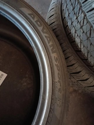 Neumáticos 295/35-21