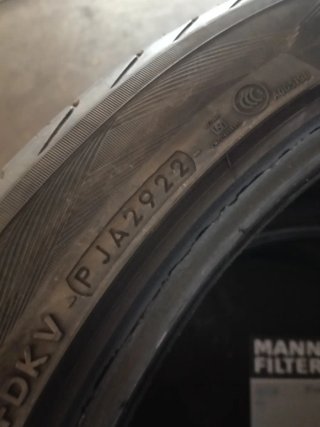 Neumáticos 295/35-21