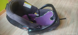 Silla de coche infantil marrón y naranja