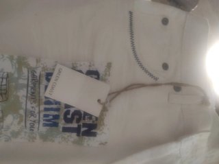 Vaquero blanco nuevo con etiqueta