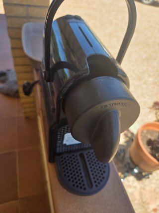 Cafetera Nespresso Negra