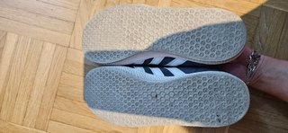 Zapatillas Adidas Gazelle Gris y Blanco