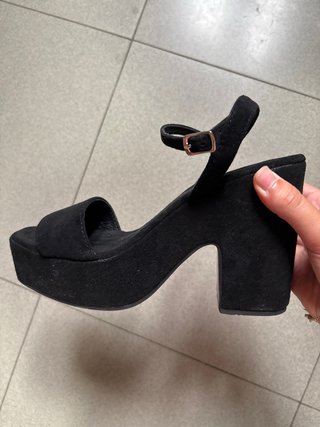 Tacones elegantes negros talla 38