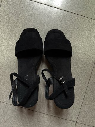 Tacones elegantes negros talla 38