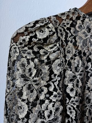 Blusa encaje floral talla S