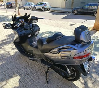 Suzuki Burgman 650 Executive impecable