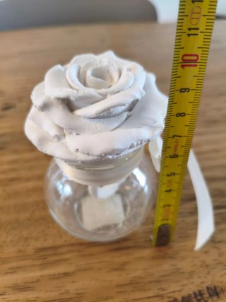 Profumatore per ambienti con fiore bianco