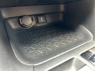 Toyota Rav4 2.5l 220H Business 4WD