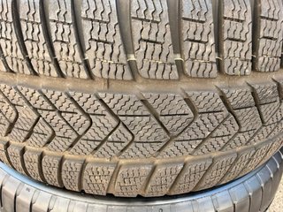 Neumáticos Pirelli 245/45/18 96V