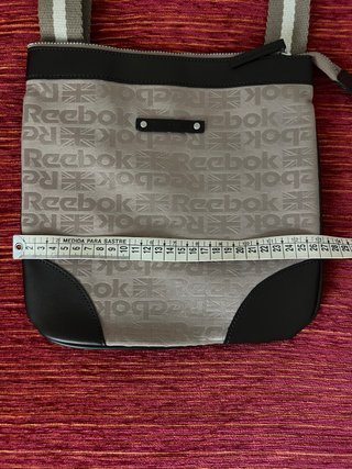 Bolso bandolera Reebok beige estampado