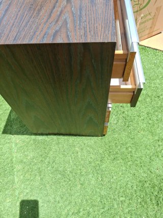 Cajonera de madera y metal