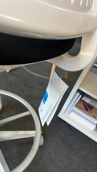 Taburete Steelcase Giratorio Negro/Blanco