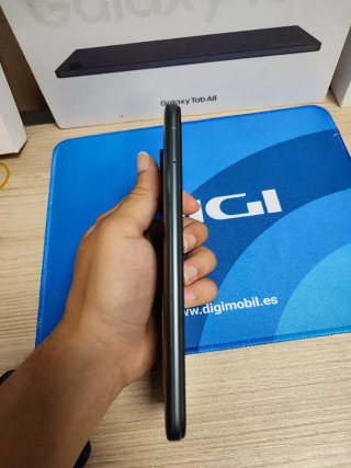 Xiaomi Redmi 10 (128GB / 4GB RAM) con custodia e caricatore