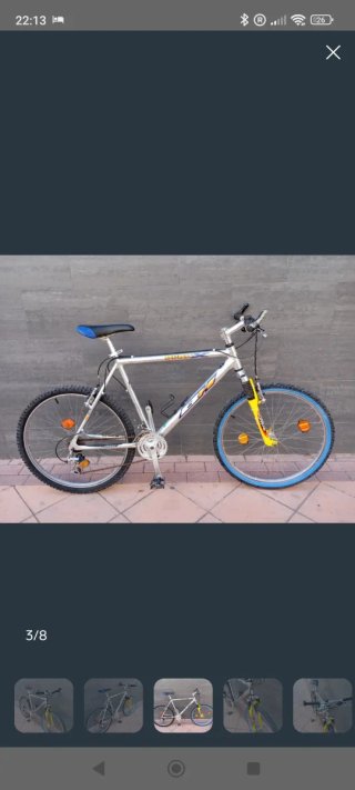 Bicicleta BH con casco, bomba y candado