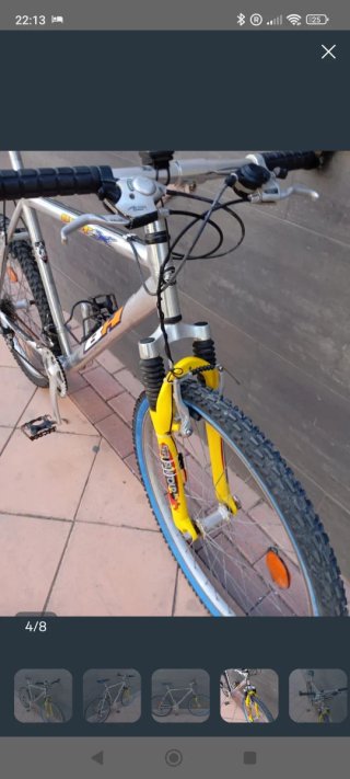 Bicicleta BH con casco, bomba y candado