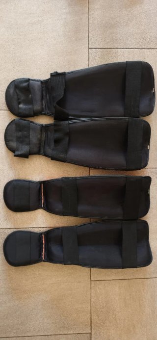 Guantes y espinilleras de boxeo Ultimatum
