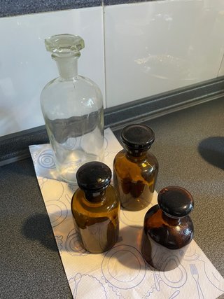 Frascos de farmacia antiguos