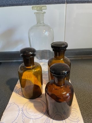 Frascos de farmacia antiguos
