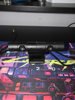 PS4 Negra + 2 Mandos + Cámara