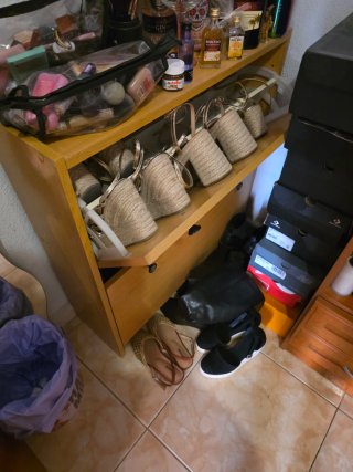 Zapatero madera y plástico