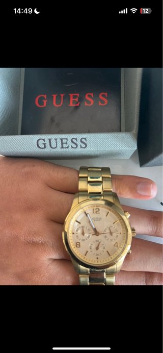 Reloj Guess Dorado