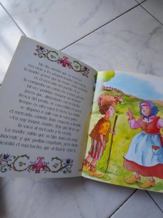 2 libros Cuentos clasicos 5 titulos