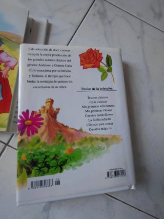 2 libros Cuentos clasicos 5 titulos