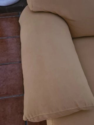 Sofá 3 plazas  amarillo tapizado  melocotón
