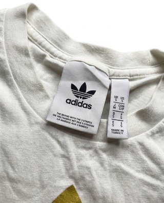 Camiseta Adidas Logo Dorado Talla M