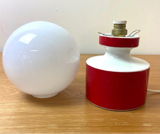 Lámpara sobre mesa vintage en cerámica y cristal