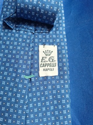 Cravatta fondo blu Cappelli