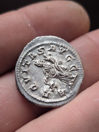 Antoniniano romano Filipo I Aequitas