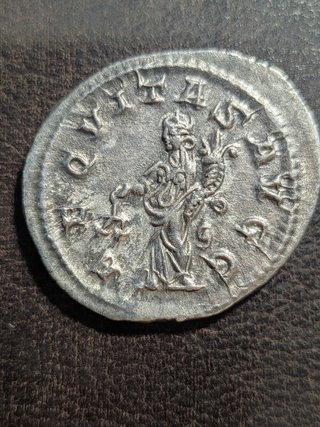 Antoniniano romano Filipo I Aequitas