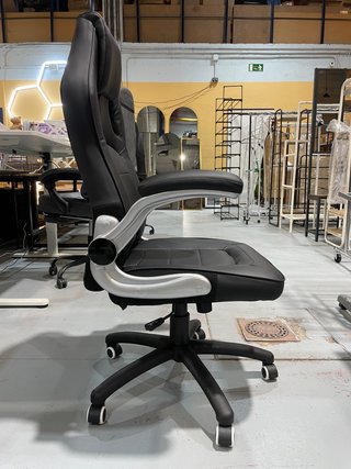 Silla de oficina ergonómica negra