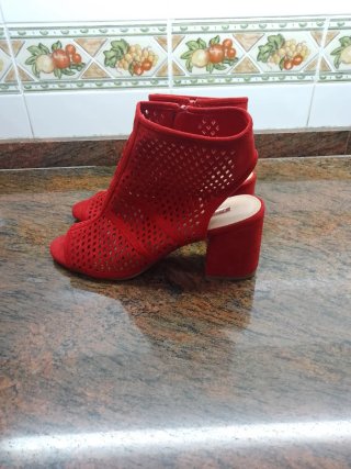 Botines Verano Rojos Talla 40 sin estrenar.